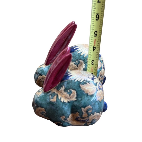 Vintage Oriental Set of Bunnies Decor - Picture 9 of 10